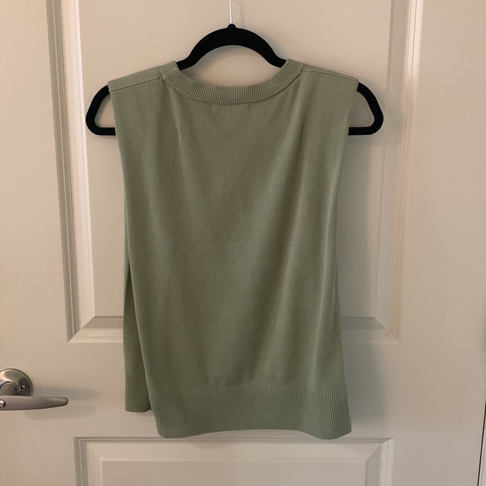 Structured Banana Republic Green Sweater Tank NWOT - Picture 3 of 6